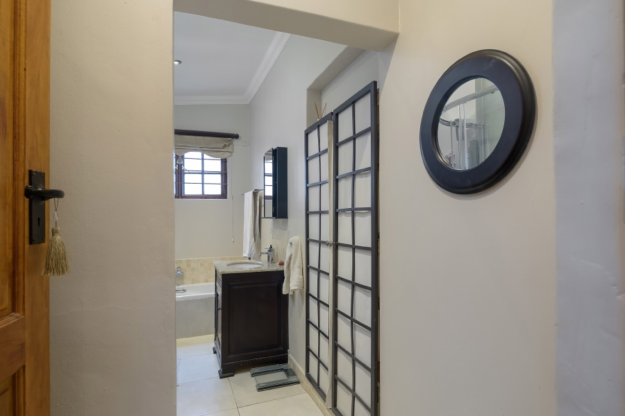 2 Bedroom Property for Sale in Claremont Western Cape